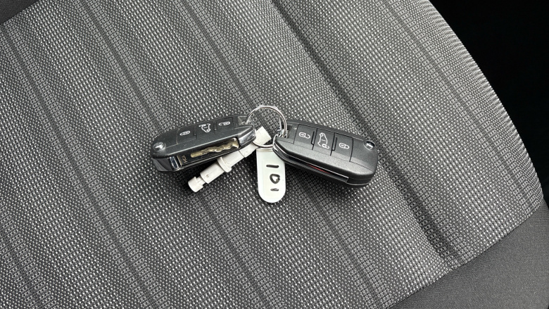 Vauxhall Combo Life 100kW SE 50kWh 5dr Auto Electric Estate